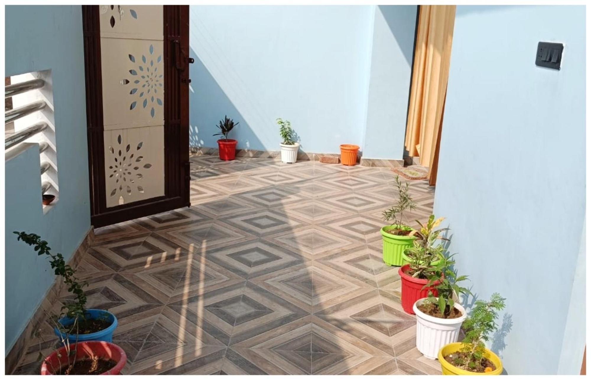 Hotel Aparna Grand Near Ram Janam Bhoomi And Temple - Fully Air Conditioned - Free Wifi Available - Best Budget Hotel In Ayodhya Exterior foto